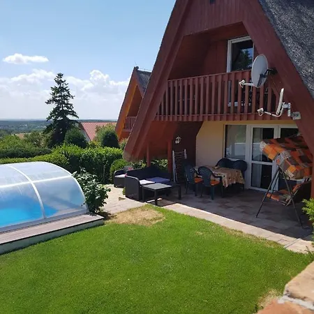 Medences, Panoramas Nyaralo Sukoron Feriehus *